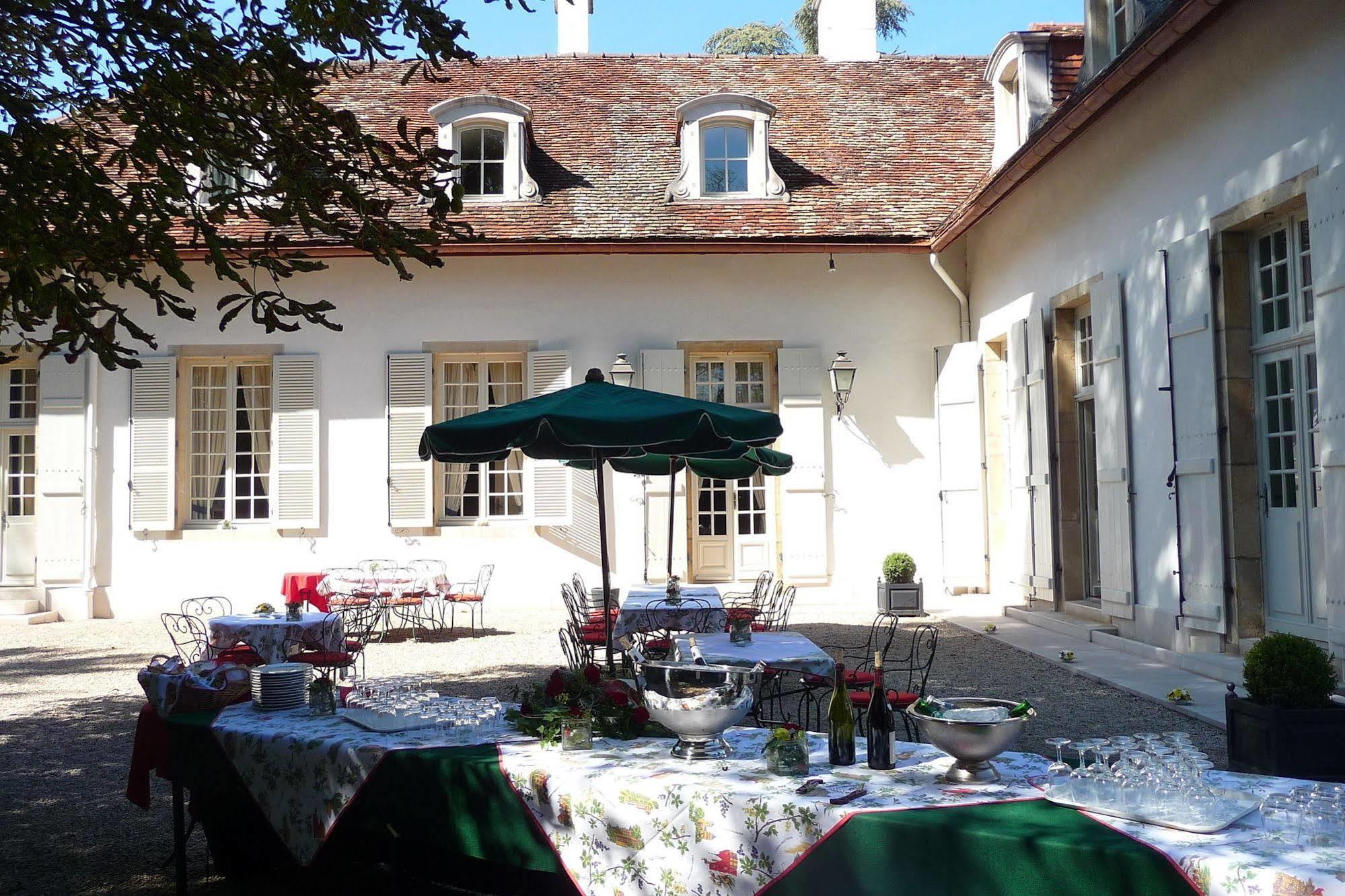 Chateau Du Petit Musigny A Chambolle Exterior photo